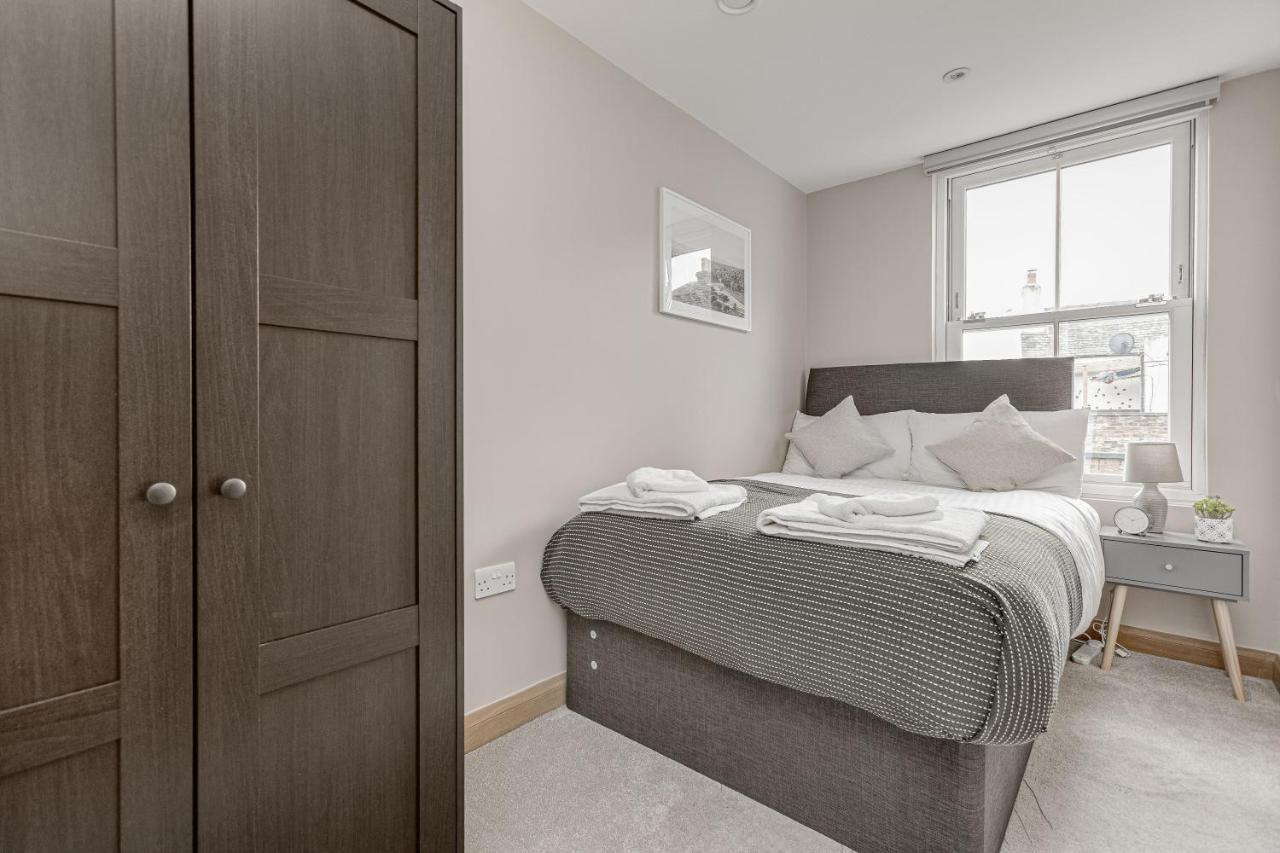 Contemporary 2 Bedroom Apt, Town Centre By Tent Serviced Apartments Chertsey Dış mekan fotoğraf